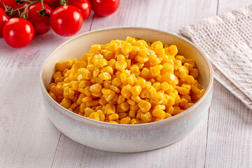 Yellow sweet canned corn grain