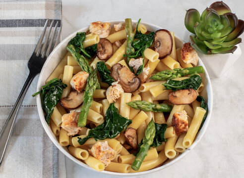 ziti  with spinach,  chicken and asparagus