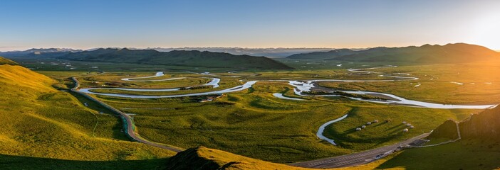 Panoramic view of the Wanzetang Qianwan Wetland in Aba County, Aba Prefecture, Sichuan Province, China
