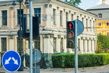 Saint Petersburg street scene with traffic light and building
