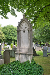 sehr schöner alter Familiengrabstein auf dem katholischen Friedhof in Kempten © Blende8
