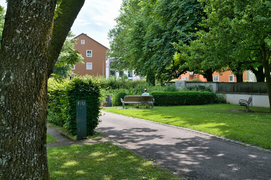 Weg auf dem  Katholischen Friedhof in Kempten - Allg&auml;u
