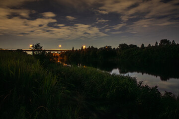 埼玉県さいたま市の荒川河川敷から望む治水橋の夜景（長時間露光）

