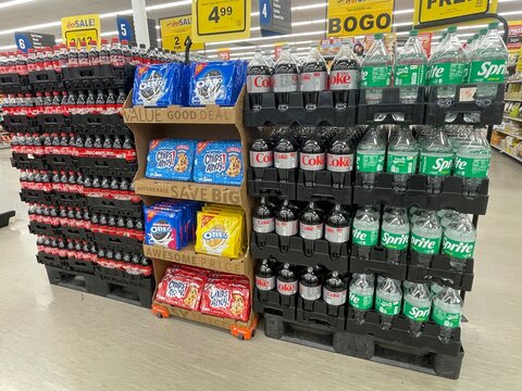 Grocery store Coke Sprite Oreo cookies display hot sale
