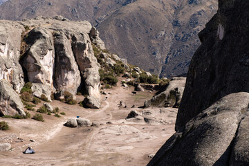Montaña rocosa en Marcahuasi, Peru.