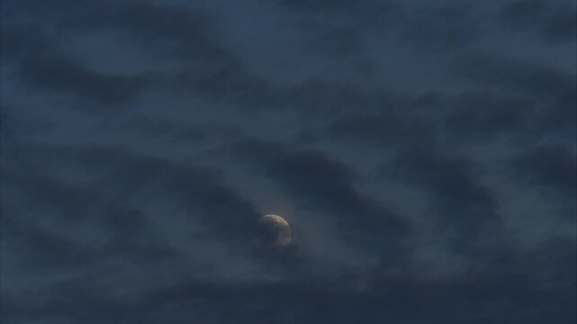 Supermoon December 2025 Timelapse