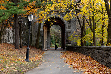 Fototapeta premium Fort Tryon Park during autumn season