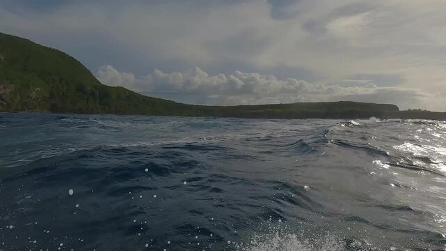 Playa fronton  Saman&aacute;, Rep&uacute;blica DominicanaLa cascada tiene una altura de aproximadamente 40 metros, aunque algunas fuentes la describen con una ca&iacute;da de hasta 50 metros o 164 pies (unos 50 metros). 