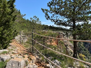 Educational ecological trail Imotski Lakes-Gaj in Imotska krajina region, Croatia - Poučno-ekolo&scaron;ka staza Imotska jezera-Gaj u Imotskoj krajini, Hrvatska (UNESCO GeoPark)