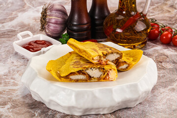 Spicy quesadillas with chicken fillet
