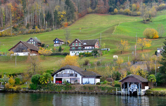 Houses on the lake, Swiss 