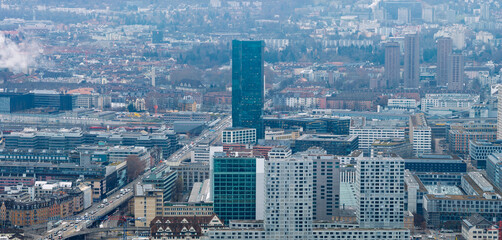 Z&uuml;rich bei Nebel - Hardbr&uuml;cke im Dezember	