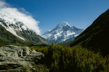 Fototapeta premium Mountain Views From The Hooker Valley Track In Aoraki (Mount Cook)