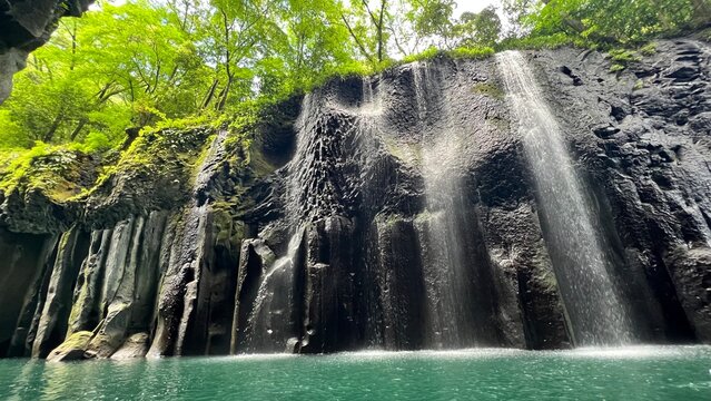 高千穂峡 の 真名井の滝 と 柱状節理 九州　熊本　日本 Takachiho Gorge and Manai Falls with Columnar Jointing
