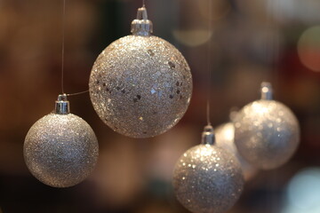 boule argent&eacute;e