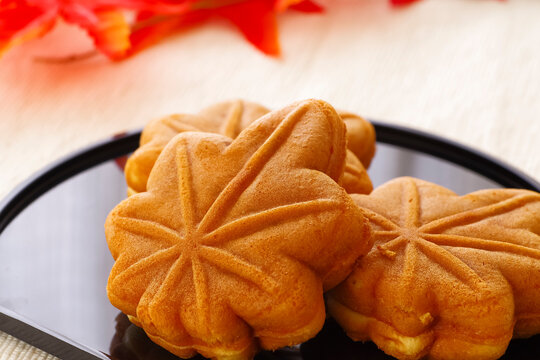 A classic souvenir, Hiroshima's famous sweets and maple manju