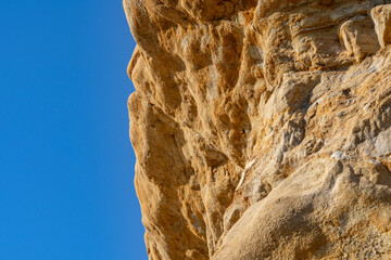 Marine sandstone, siltstone, shale, and conglomerate （Topanga Group）. Heisler Park, Laguna Beach is a city in Orange County, California, United States. Pacific Ocean. coastal terrace
