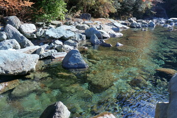 大北川渓谷の川原　秋　（高知県　大川村）