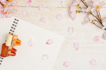 	卒業入学イメージ｜ランドセルとノートと桜