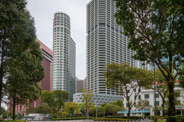 Obraz premium Buildings and street located in the Central Business District of Singapore city