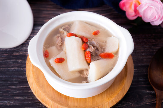 Clear Pork Rib Soup With Chinese Yam Goji
