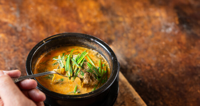  chueotang, (ground) loach in hot bean paste soup