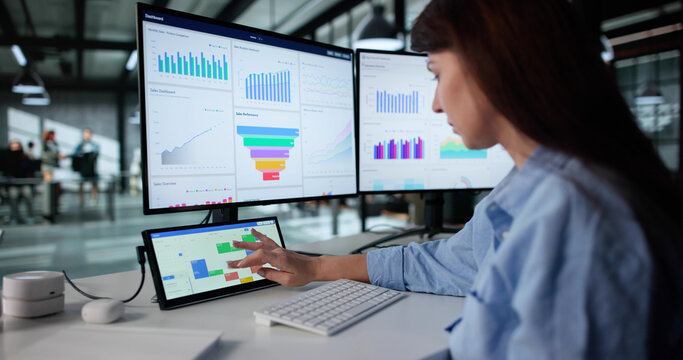 Fototapeta Analyzing Data On Busy Schedule, Meeting Online