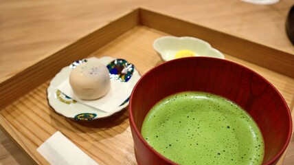 兼六園の抹茶と和菓子のセット