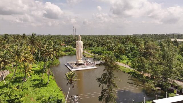 Incredibly beautiful Sri Lanka with temples and beaches