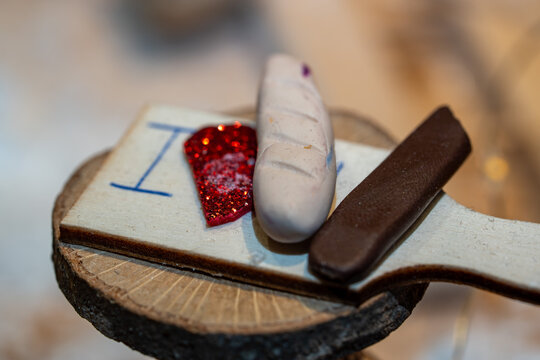 Miniatur-Brotzeit im Wichtelhaus &ndash; liebevolles Kinder-DIY
Miniature snack in the gnome house &ndash; a charming children's DIY project