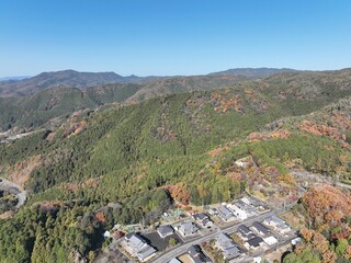 岐阜県八百津の紅葉 杉原千畝記念館付近のドローン撮影風景