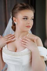 consecration_wreath_0_glass_bowl_0_candlestick_0