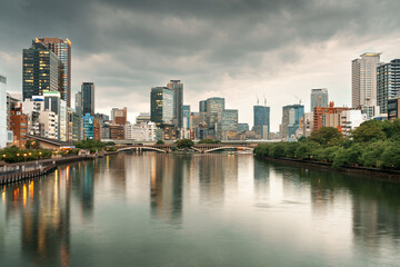 Obraz premium Osaka, Japan on the Ogawa River 2140