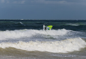 windsurf dans la tempête
