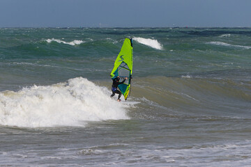windsurf dans la tempête
