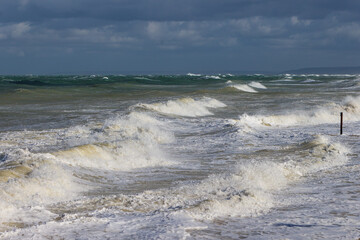 mer déchainée pendant la tempête