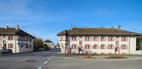 Naklejka premium Historische Gartenbausiedlung in Garching an der Alz in Oberbayern