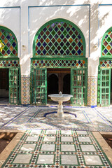 Palais de la Bahia, son patio et fontaine, Marrakech, Maroc