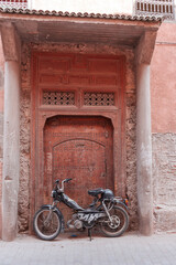 Architecture, porte dans la Médina, Marrakech, Maroc