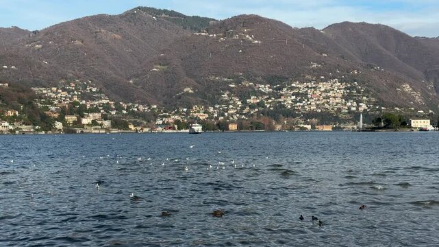 panorama del lago di como italia	