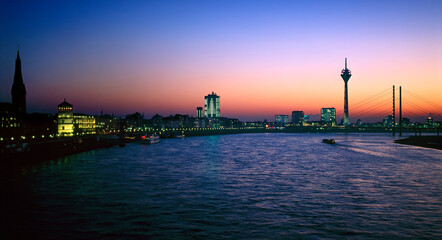 D&uuml;sseldorf, Altstadt, Medienhafen