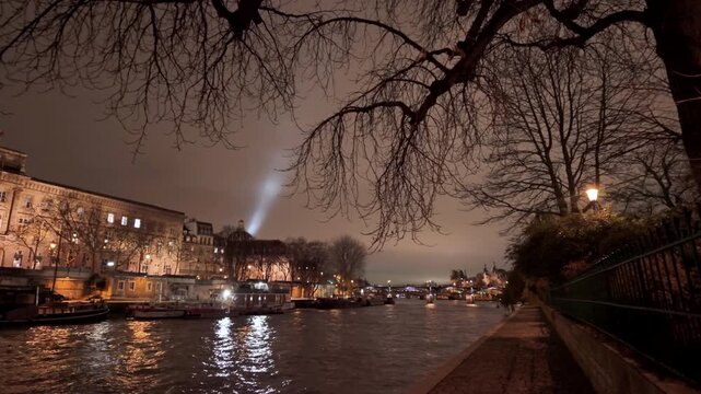 The docks of Paris in winter