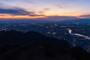 日本の風景・冬　岐阜県岐阜市　夕暮れの金華山展望台
