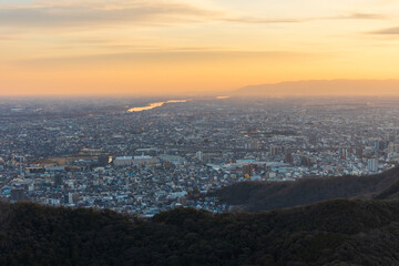 日本の風景・冬　岐阜県岐阜市　夕暮れの金華山展望台