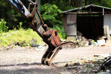 フォークをつけたショベルカー