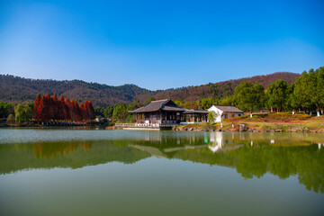 Fototapeta premium Lakeside Chinese-style architecture and landscape