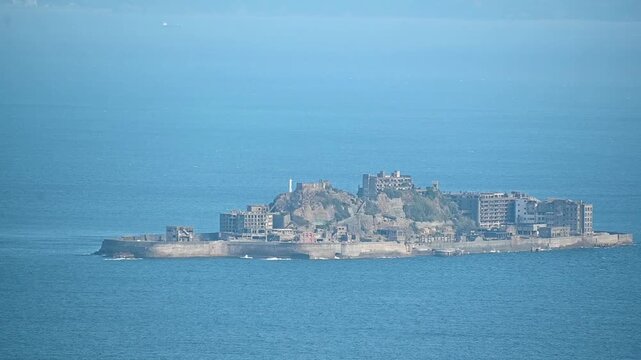 高台からみた軍艦島全景の動画