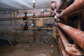 Heating system with heat exchanger, water valves