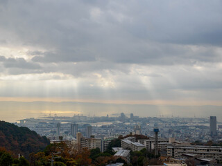 兵庫県神戸市東灘区住吉台から天使の梯子