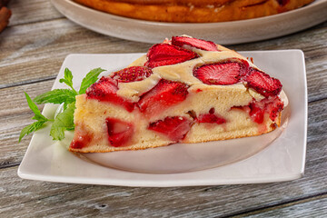 Strawberry pie tart served mint